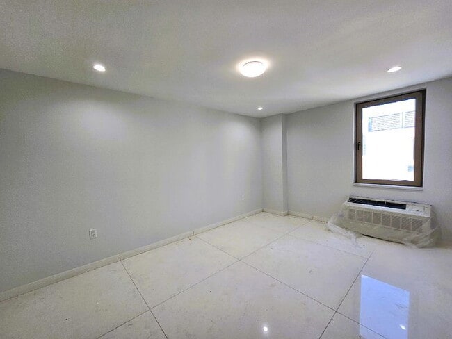 Photo - "Modern 2-Bed, 2-Bath Astoria Gem with Sleek Granite Countertops!"