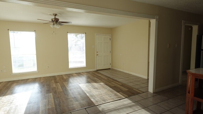 Photo - 623 S Cypress St