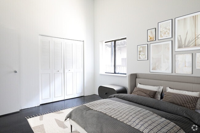 Courtyard Bedroom - Ford Factory Lofts