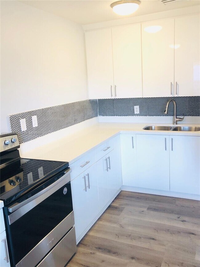 Photo - 1016 NE 17th Ave Unit 2