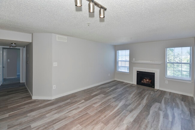Fairfield 4 LR w/Fireplace