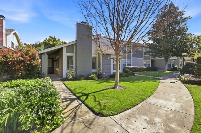 Photo - Updated Townhome in Lake Santa Clara HOA