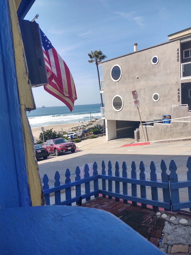 View from Dutch Door - 106 44th St Apartamentos Unidad Beach Bungalow