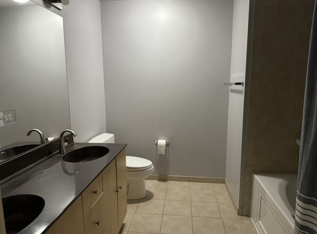 Photo - 235 W Van Buren St Unit 1907