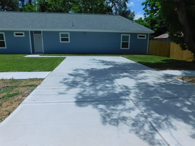 Photo - 904 W Sealy St