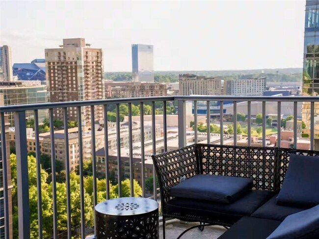 400 W Peachtree St NW Unit 2006