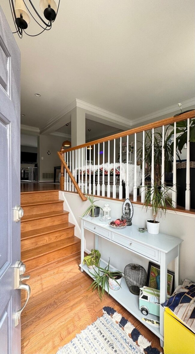 Photo - 21547 Trowbridge Square