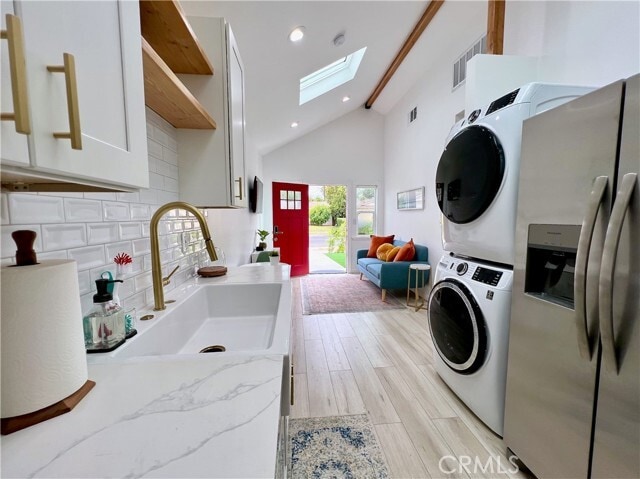 24033 1/2-24032 Welby Way