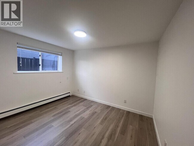 Photo - 5xx E 9th St