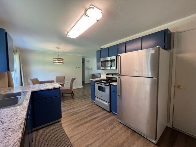 Kitchen - 500 W Horizon Ct