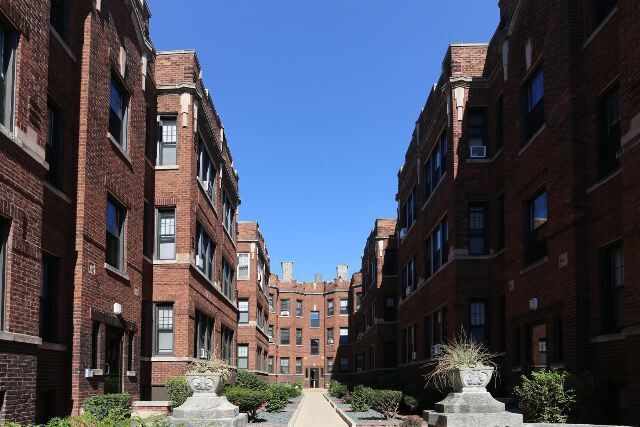Building Photo - 4420 N Wolcott Ave Rental