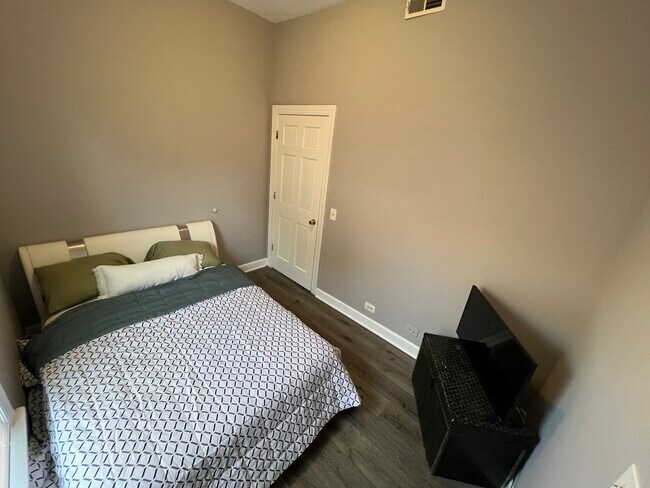 Photo - 5830 S Wabash Ave Unidad 2