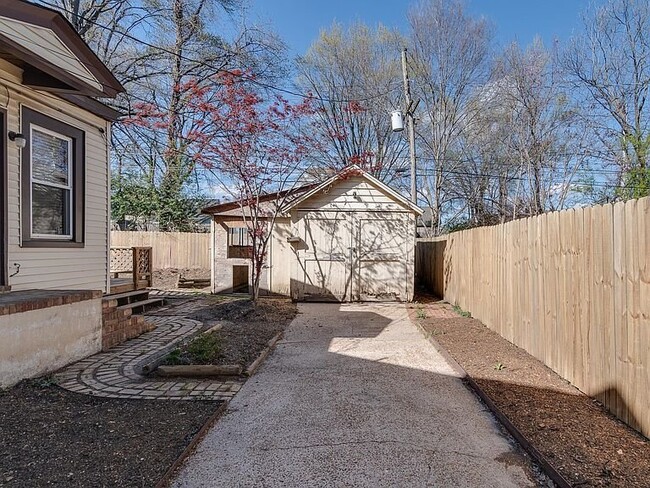 Photo - 1800 Mignon Ave