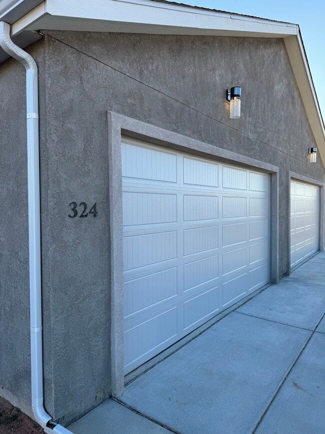 Photo - 324-326 W Coral Dr