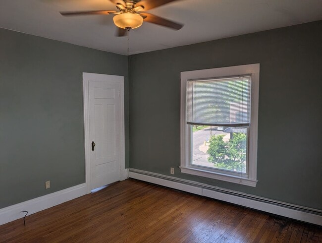 Photo - 1107-1109 Monroe Ave Duplex Unidad 1107 Monroe Ave, Upper