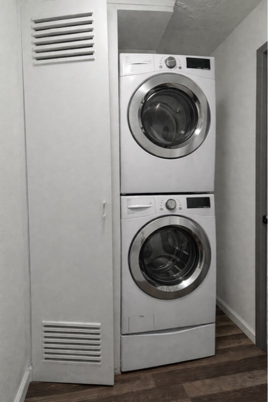 Photo - 2123 Down St