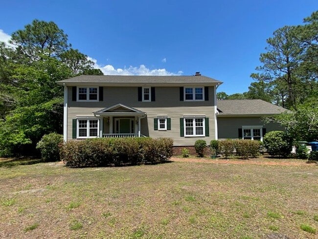 Welcome to this stunning fully furnished 4... - Welcome to this stunning fully furnished 4... House