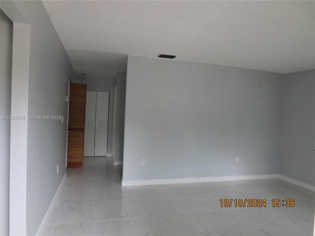 Photo - 1141 NW 30th St Unidad 1141