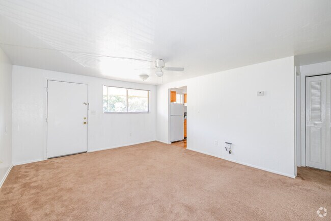 2BR, 1BA - 800SF Standard Living Room