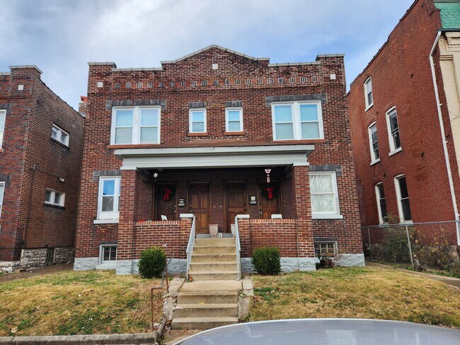 Front View - 3537 Iowa Ave Townhome