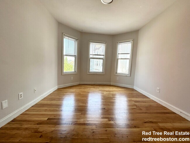 Photo - 733 Parker St Unit 2