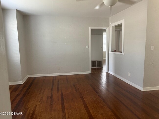 Photo - 250 S Seneca Blvd