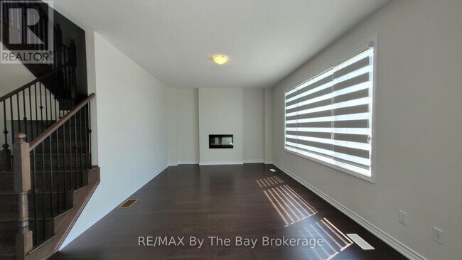 Photo - 90 Sun Vly Ave