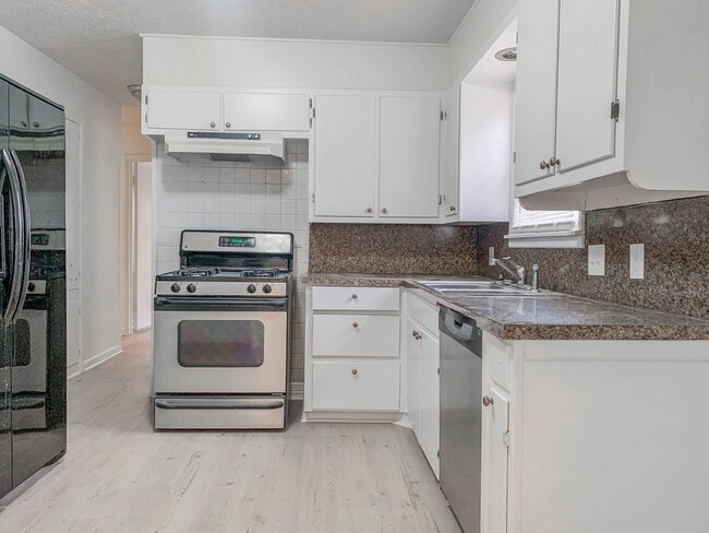 Photo - 4315 42nd St