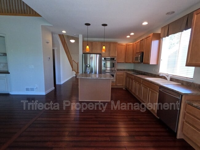 Photo - 2215 Harvest St