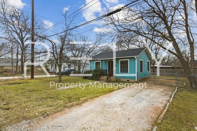 Photo - 933 E 56th St