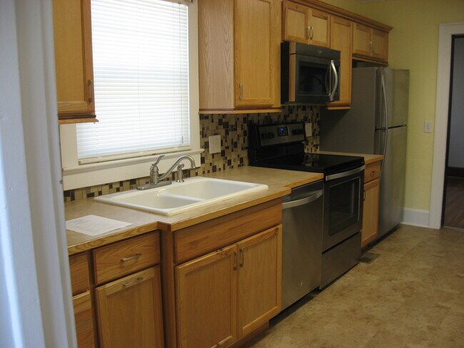 Cocina - 1108 S Cedar St