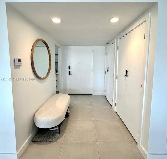 Photo - 1800 NE 114th St Unidad 2305