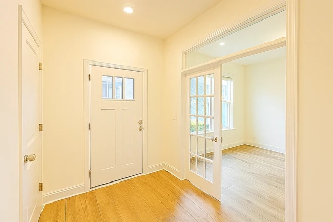 Entry - 15366 Ballancroft Pky