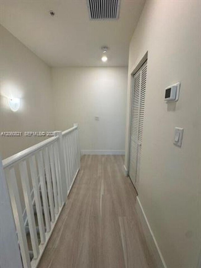 Photo - 10270 NW 66th St