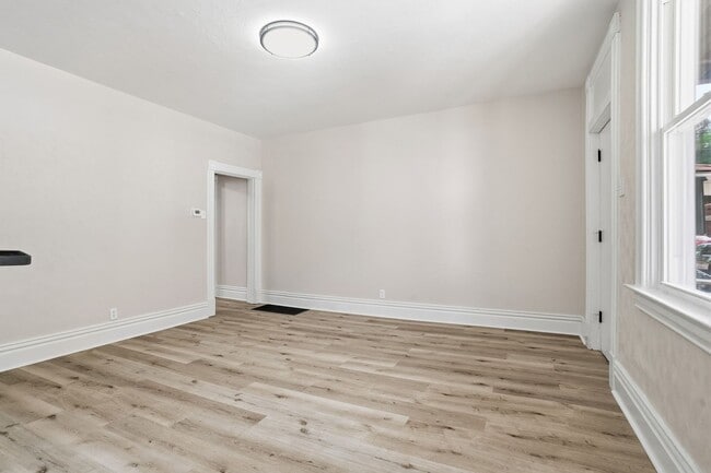 Photo - 3 bed 1 bath - completely updated, great location, central air, laundry