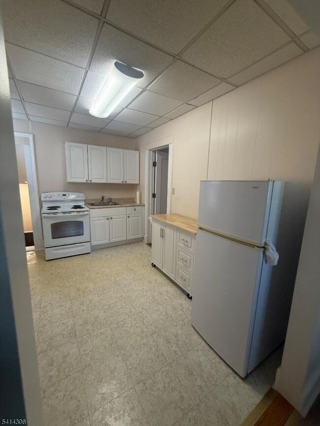 Photo - 290 Claremont Ave