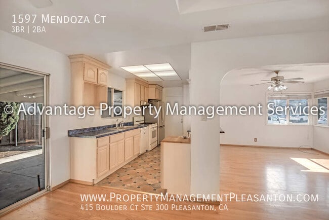 Building Photo - 1597 Mendoza Ct