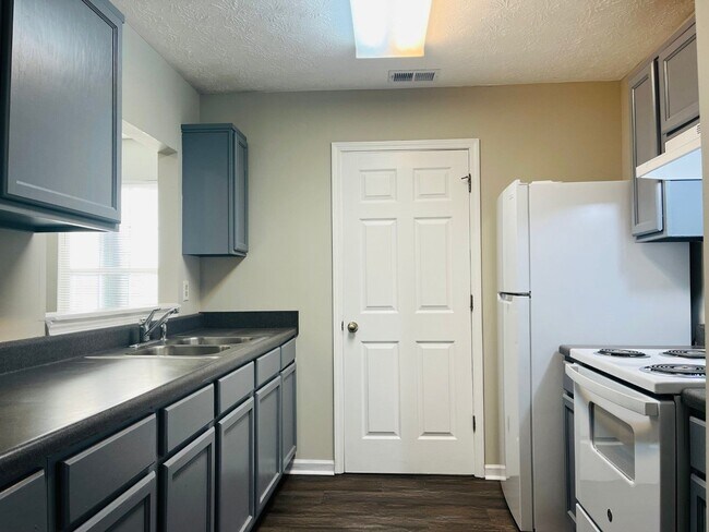 Photo - 107 Lee St Unidad 107 Lee Street-  A