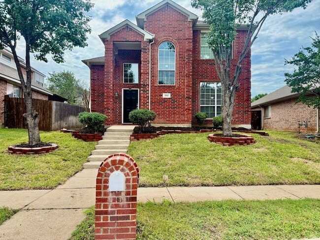 Photo - 3900 Braxton Ln House