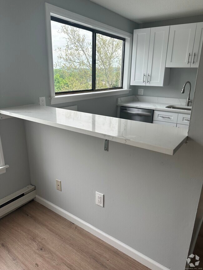 Building Photo - 5 Nabby Rd Unit A49 Rental