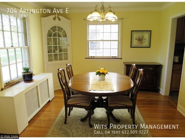 Photo - 704 Arlington Ave E