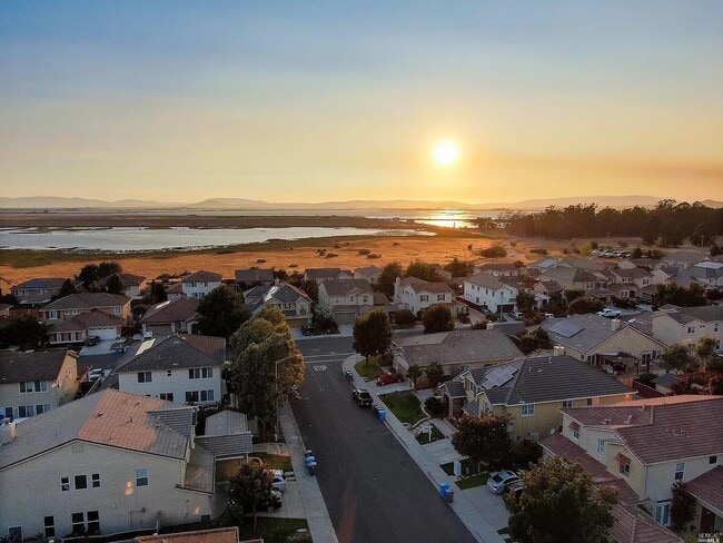 Photo - 332 Ring Neck St