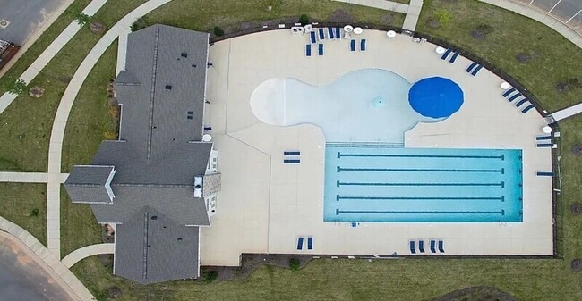 Photo - 147 Cherry Birch St