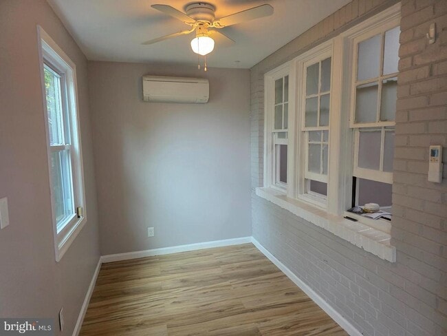 Building Photo - 4708 3rd Pl NW Unit 4