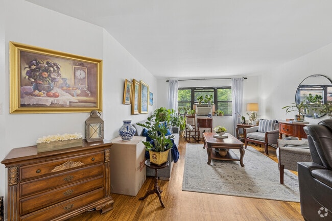 2BR, 1BA - Living Room