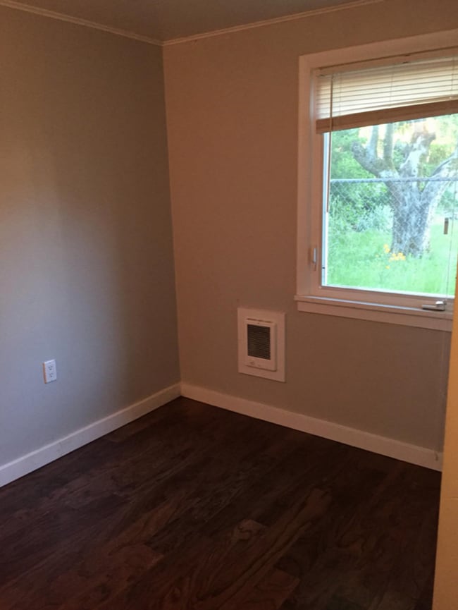 Photo - House -- Ravenna