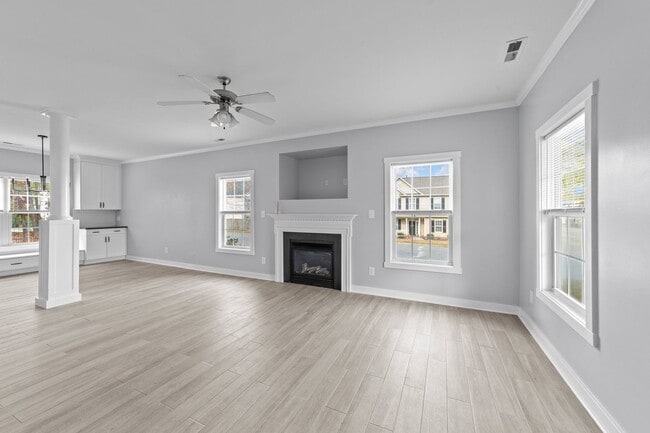 Photo - Gorgeous 3 Bedroom Home, with Updated Kitchen, LVP Floors, Fenced Yard, Premium Finishes, Pet Fri...