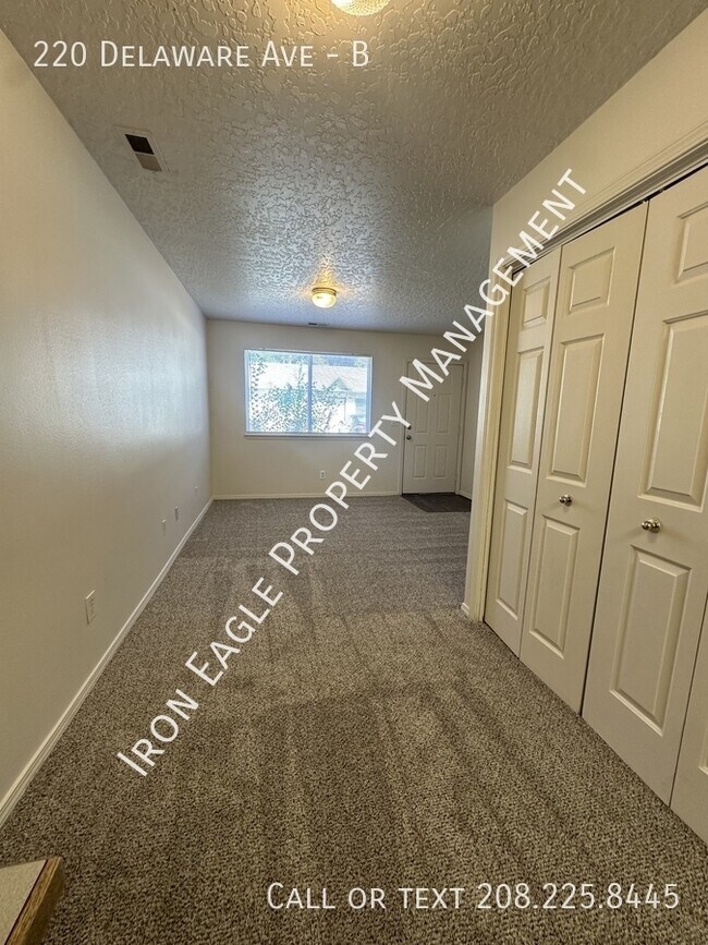 Photo - 220 Delaware Ave Unidad B