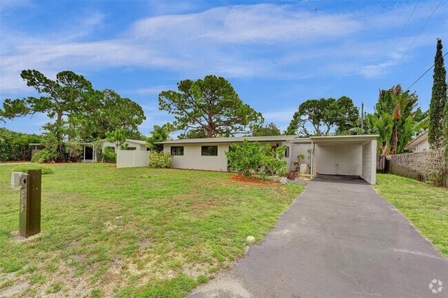 Building Photo - 38 NE 27th Dr Rental