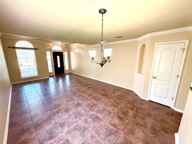 Photo - **APPLICATION RECEIVED** AVAILABLE NOW! Tw...